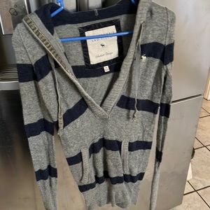 Abercrombie sweater size M